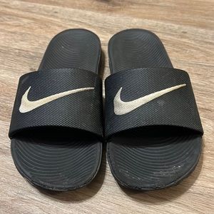 Size 5Y Nike Slides